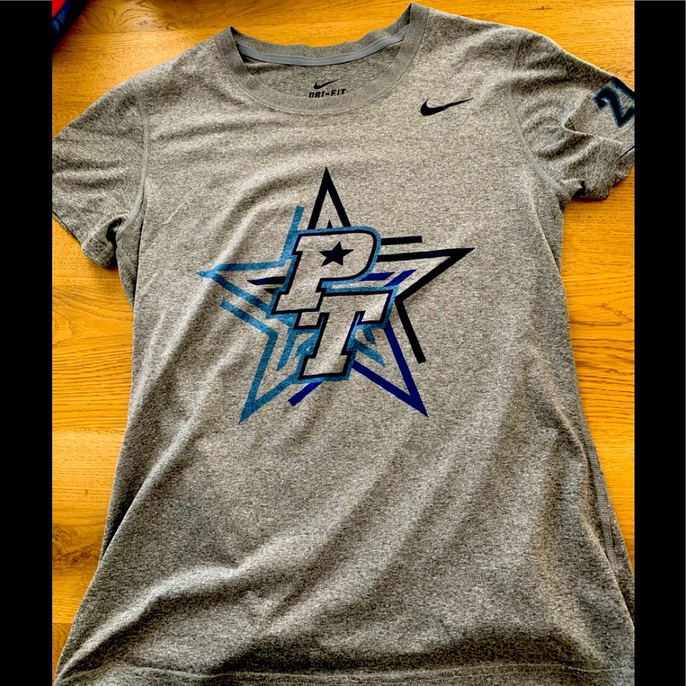 Nike Women’s Medium Dri Fit Top Medium